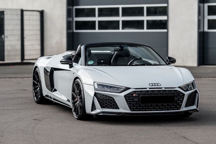 front view from Audi R8 Performance Spyder in Siegen