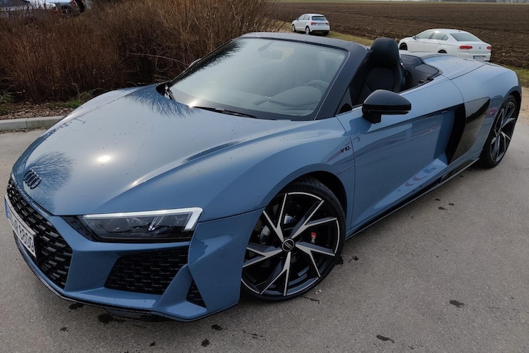 Rent an Audi R8 V10 Spyder in Hamburg