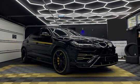 Rent a Lamborghini Urus in Kassel