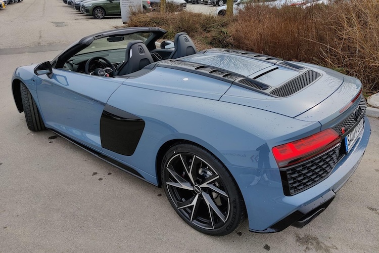 back site view from Audi R8 V10 Spyder in Hamburg