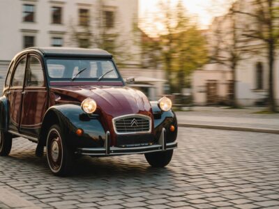 Rent Citroen 2CV6 Charleston in Munich hero