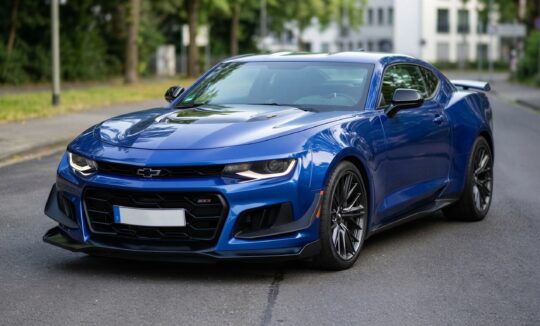 Rent a Chevrolet Camaro SS in Bonn hero