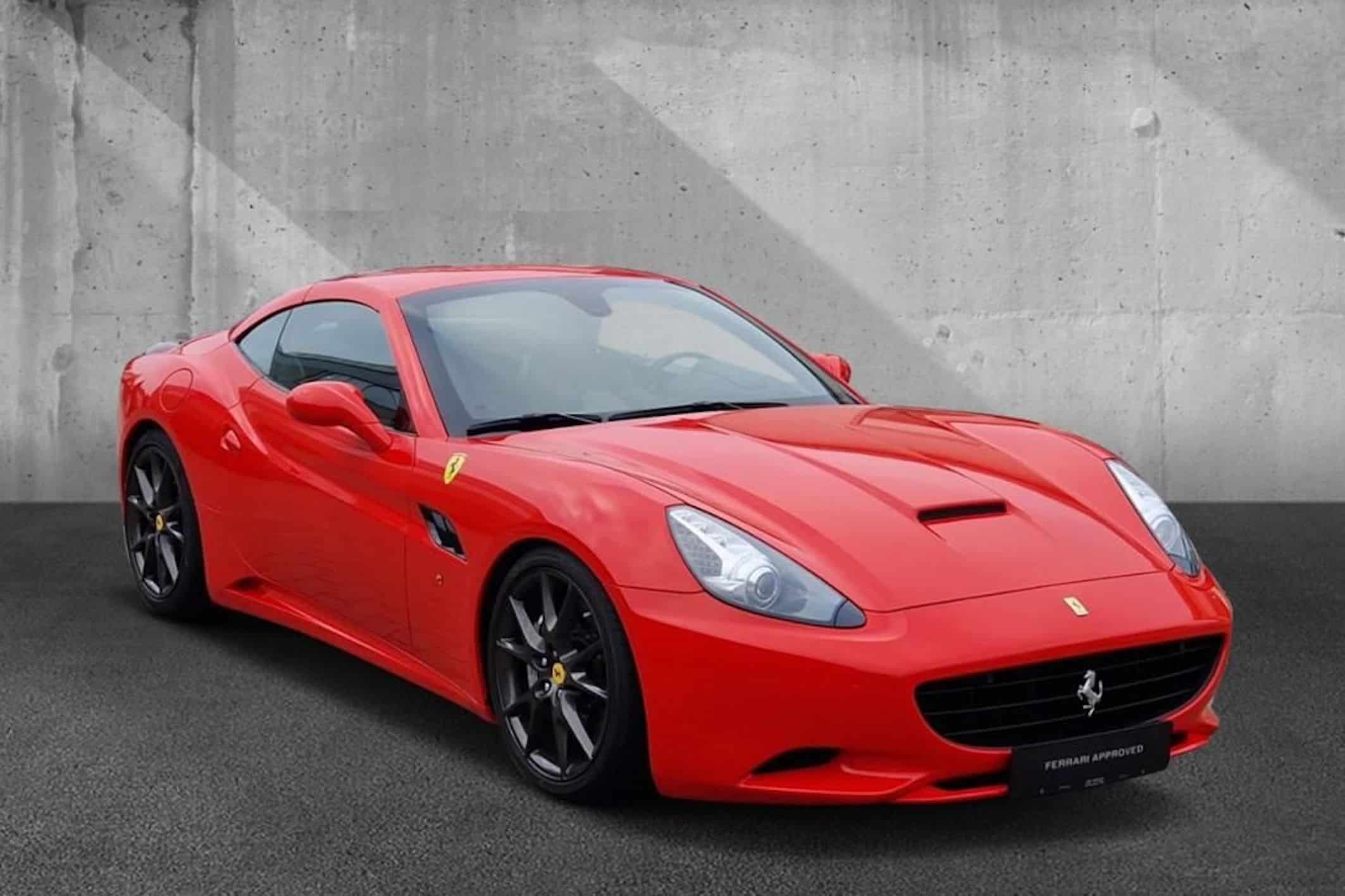 Rent a Ferrari California in Munich