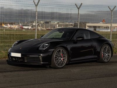 Rent a Porsche 911 Carrera 4S in Hamburg