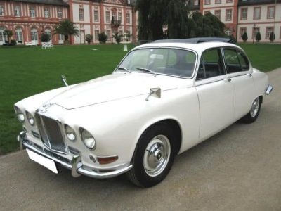 RENT A JAGUAR 420 OLDTIMER IN FRANKFURT
