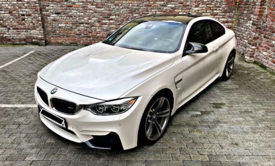 Rent a BMW M4 Competition in Düsseldorf