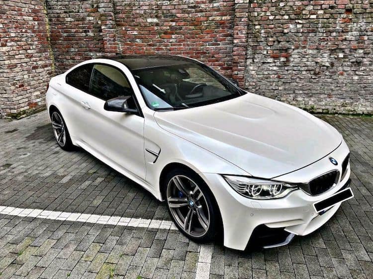 Rent a BMW M4 Competition in Düsseldorf