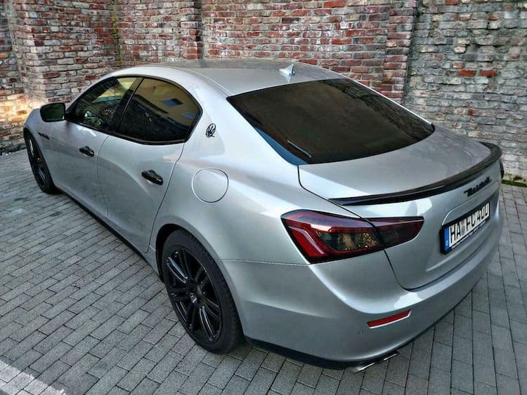 Rent a Maserati Ghibli in Düsseldorf