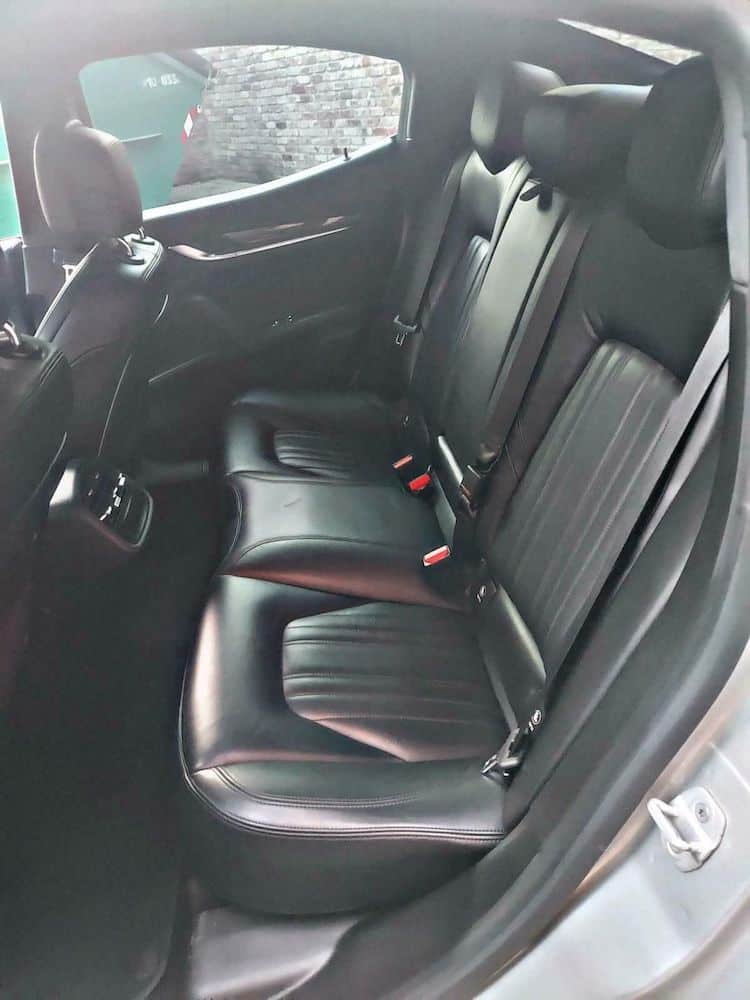 Rent a Maserati Ghibli in Düsseldorf