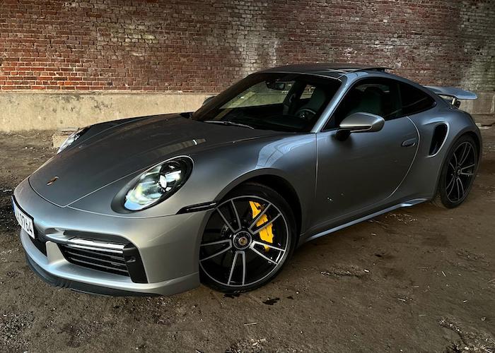 Rent a Porsche 992 Turbo S in Essen