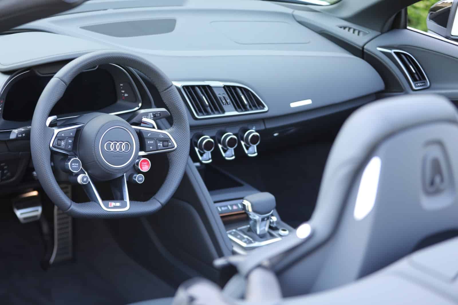 Rent an Audi R8 in Cologne