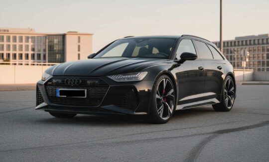 Rent an Audi RS6 in Berlin hero