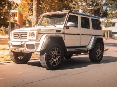 Rent a Mercedes G Class - G500 4x4 in Berlin