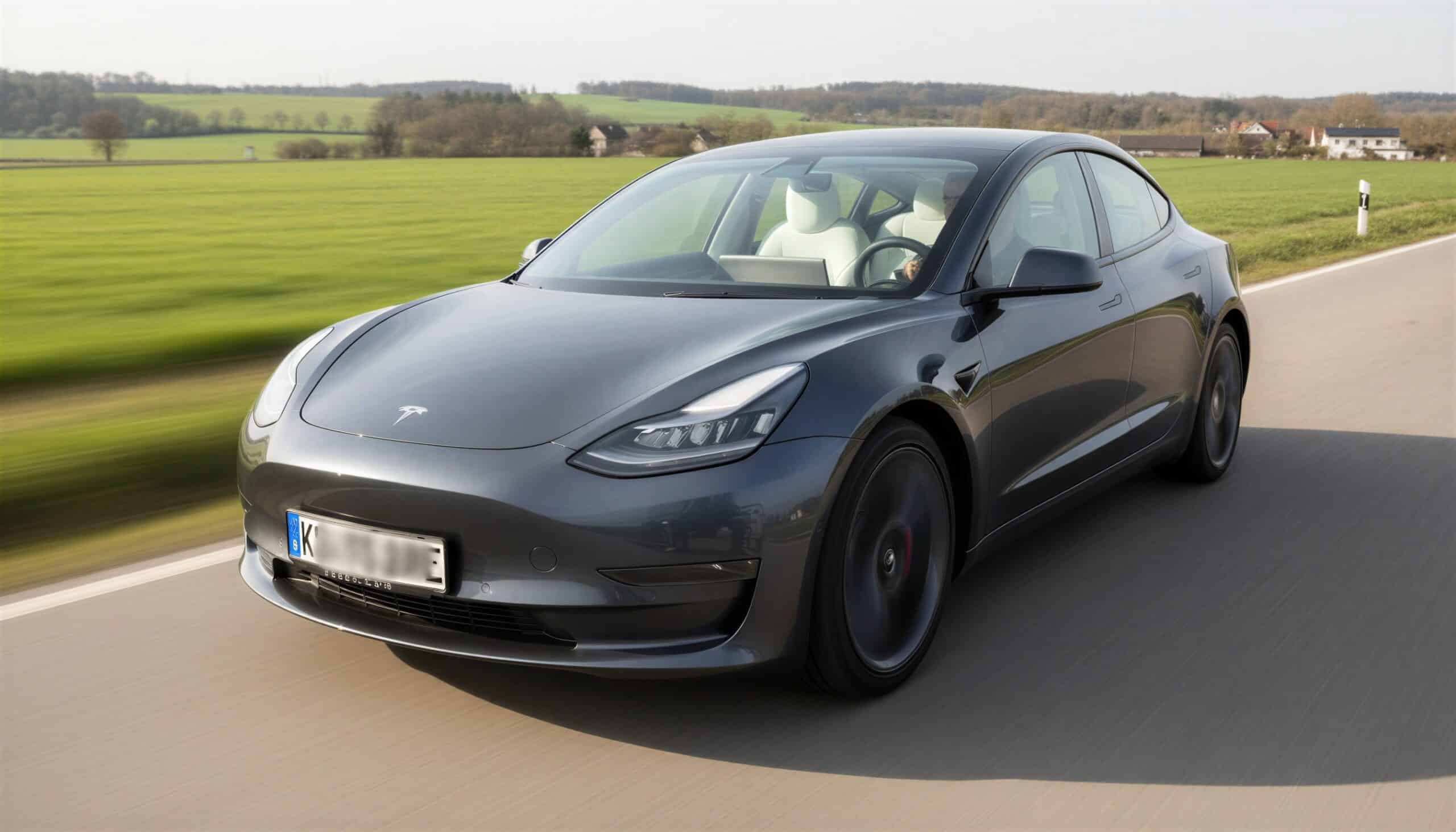 TESLA MODEL Y LR MIETEN IN KASSEL hero