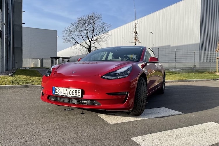 Rent a Tesla Model 3 Performance in Kassel