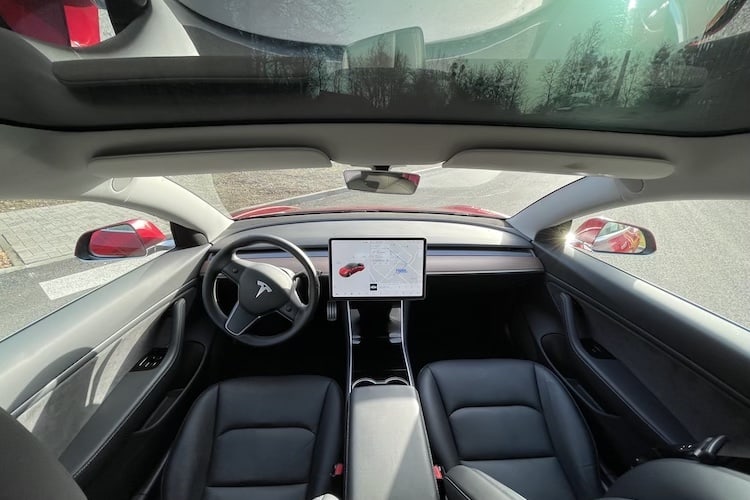 Rent a Tesla Model 3 Performance in Kassel