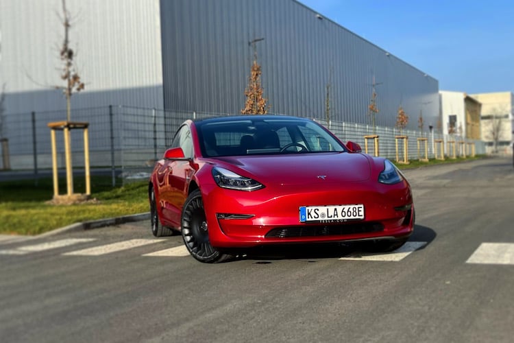 Rent a Tesla Model 3 Performance in Kassel