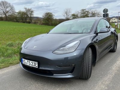 Rent a Tesla Model 3 in Kassel