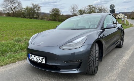 Rent a Tesla Model 3 in Kassel