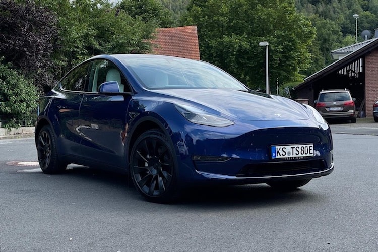 Rent a Tesla Model Y LR in Kassel