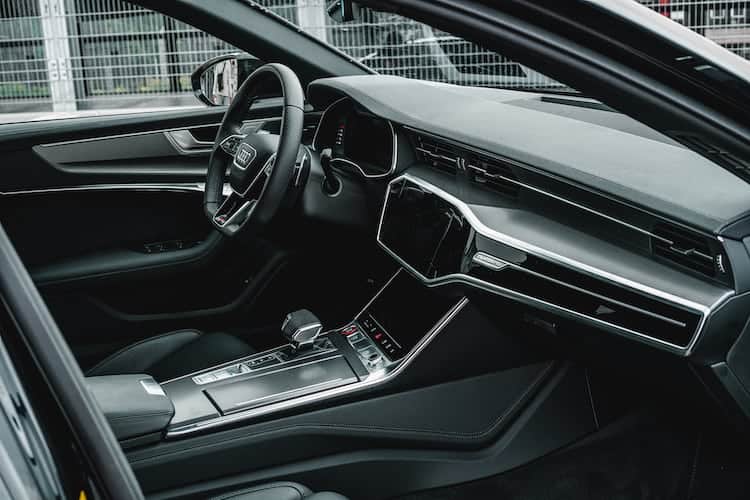 Rent an Audi RS6 in Berlin
