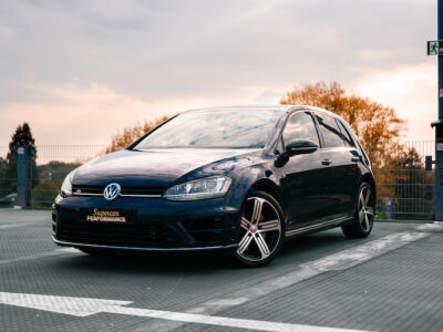 Rent a VW Golf 7 R in Düsseldorf