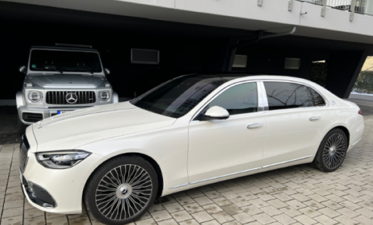 Rent a Mercedes Maybach S580 in Munich