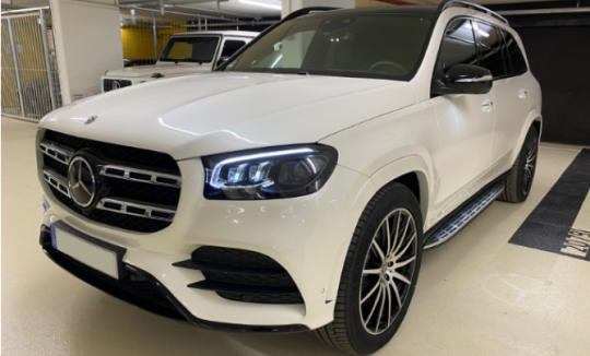 Rent a Mercedes GLS580 in Munich