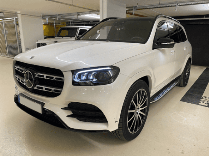 Rent a Mercedes GLS580 in Munich