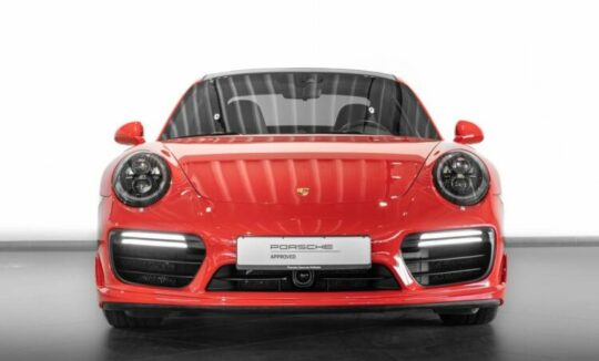 Rent a Porsche 911 Turbo S in Mainz