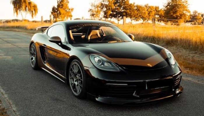 Rent a Porsche 718 Cayman in Hamburg