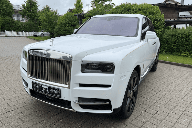 Rent a Rolls Royce Cullinan in Munich