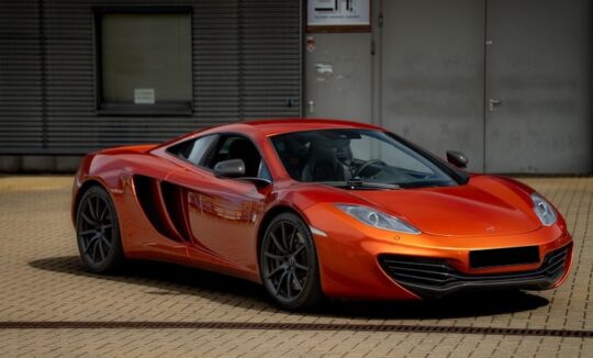 Rent a Mclaren MP4-12C