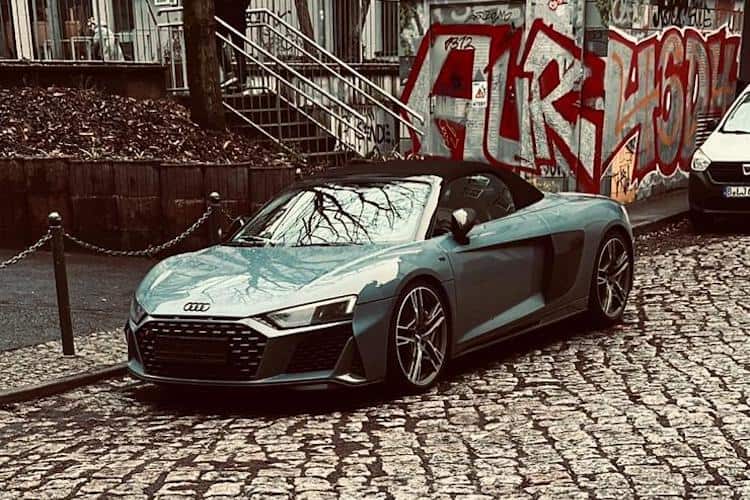Rent a Audi R8 Spyder in Berlin