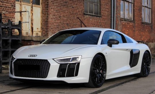 Rent an Audi R8 V10 Plus in Dortmund