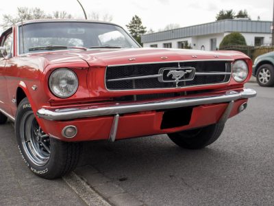 Rent a Ford Mustang Classic Car Coupe in Düsseldorf