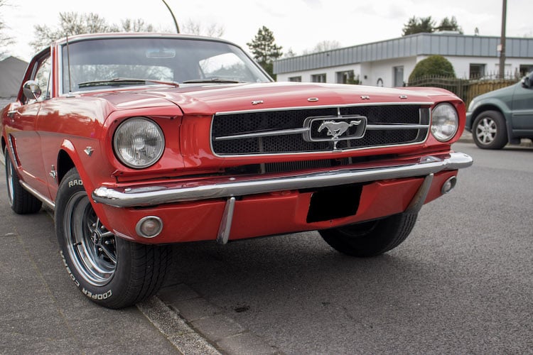 Rent a Ford Mustang Classic Car Coupe in Düsseldorf
