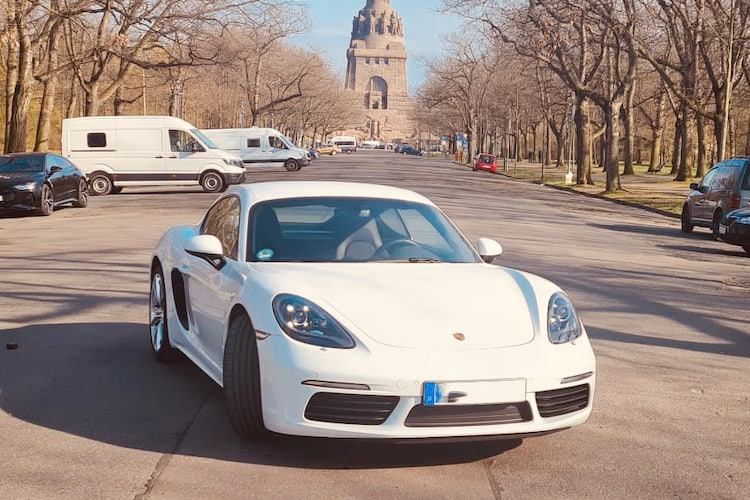 Rent a Porsche 719 Cayman in Leipzig