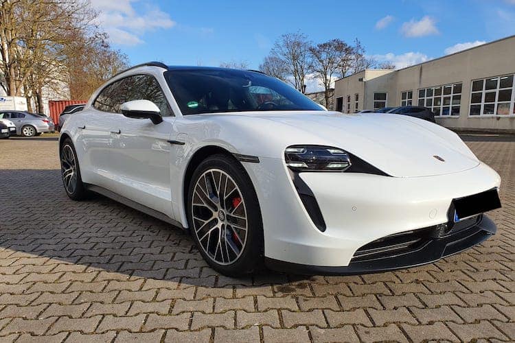 Rent a Porsche Taycan 4S in Würzburg