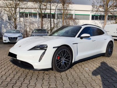 Rent a Porsche Taycan 4S in Würzburg