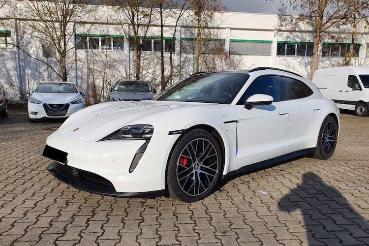 Rent a Porsche Taycan 4S in Würzburg