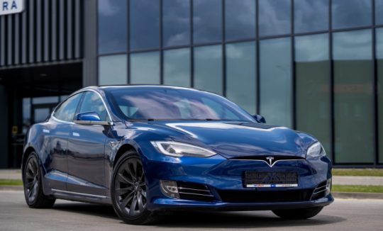 Rent a Tesla Model S in Frankfurt