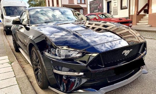 Rent a Ford Mustang V8 GT in Saarbrücken