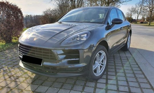 Rent a Porsche Macan S in Würzburg