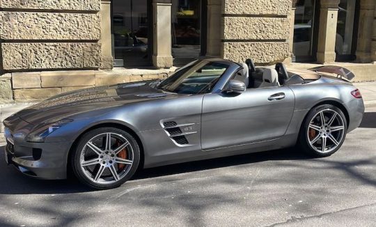 Rent a Mercedes AMG LSL Roadster in Stuttgart
