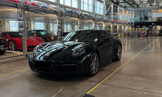 Rent a Porsche Carrera S in Stuttgart