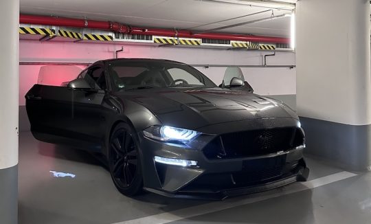 Rent a Ford Mustang GT in Berlin