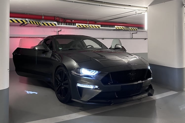 Rent a Ford Mustang GT in Berlin