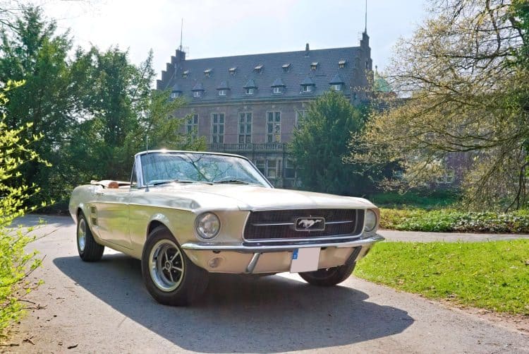Rent a 1967 Ford Mustang GT Cabrio in Dortmund