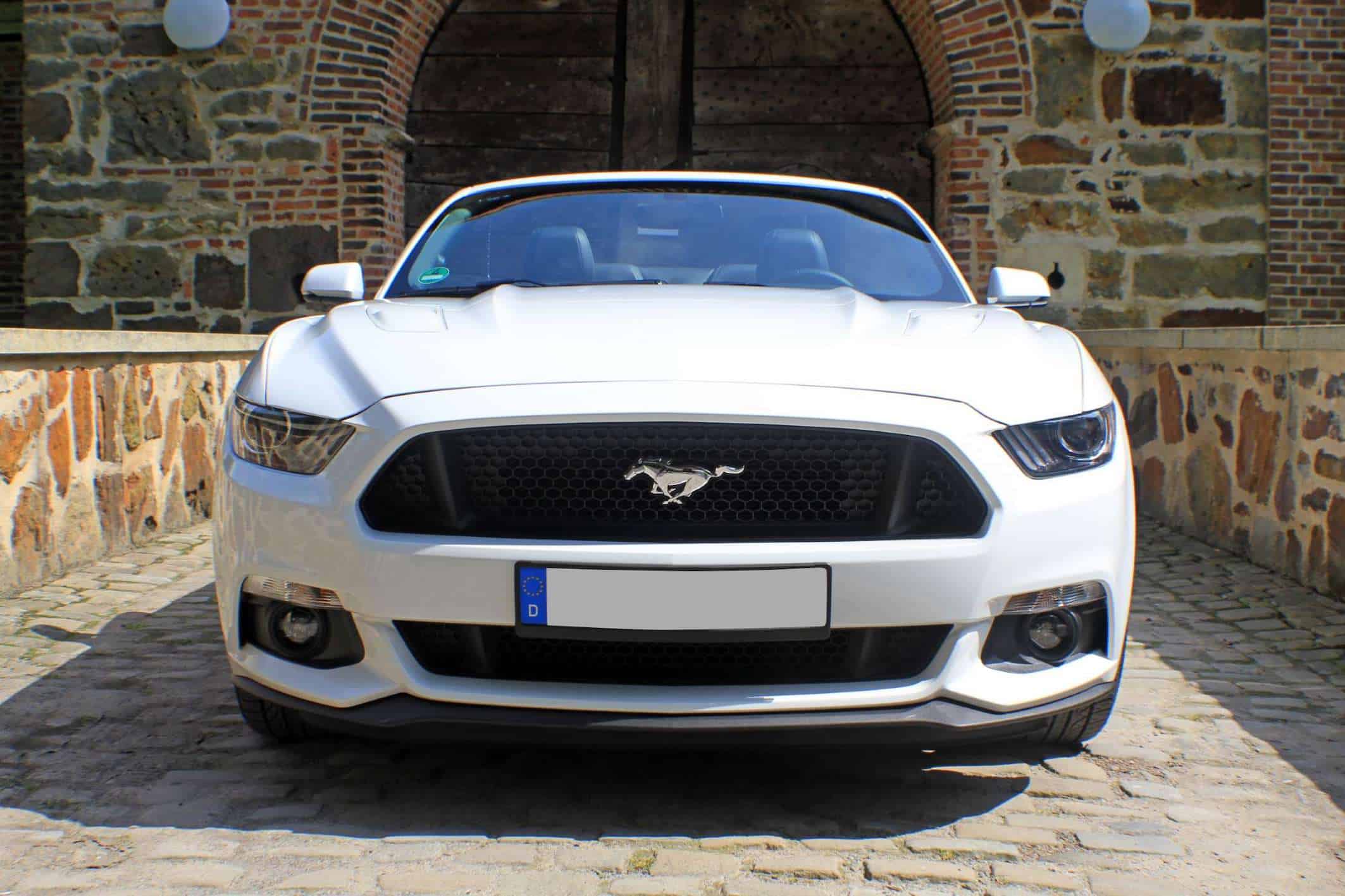Rent a Ford Mustang GT Cabrio in Dortmund